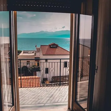 Apartman Affaccio Sullo Stretto